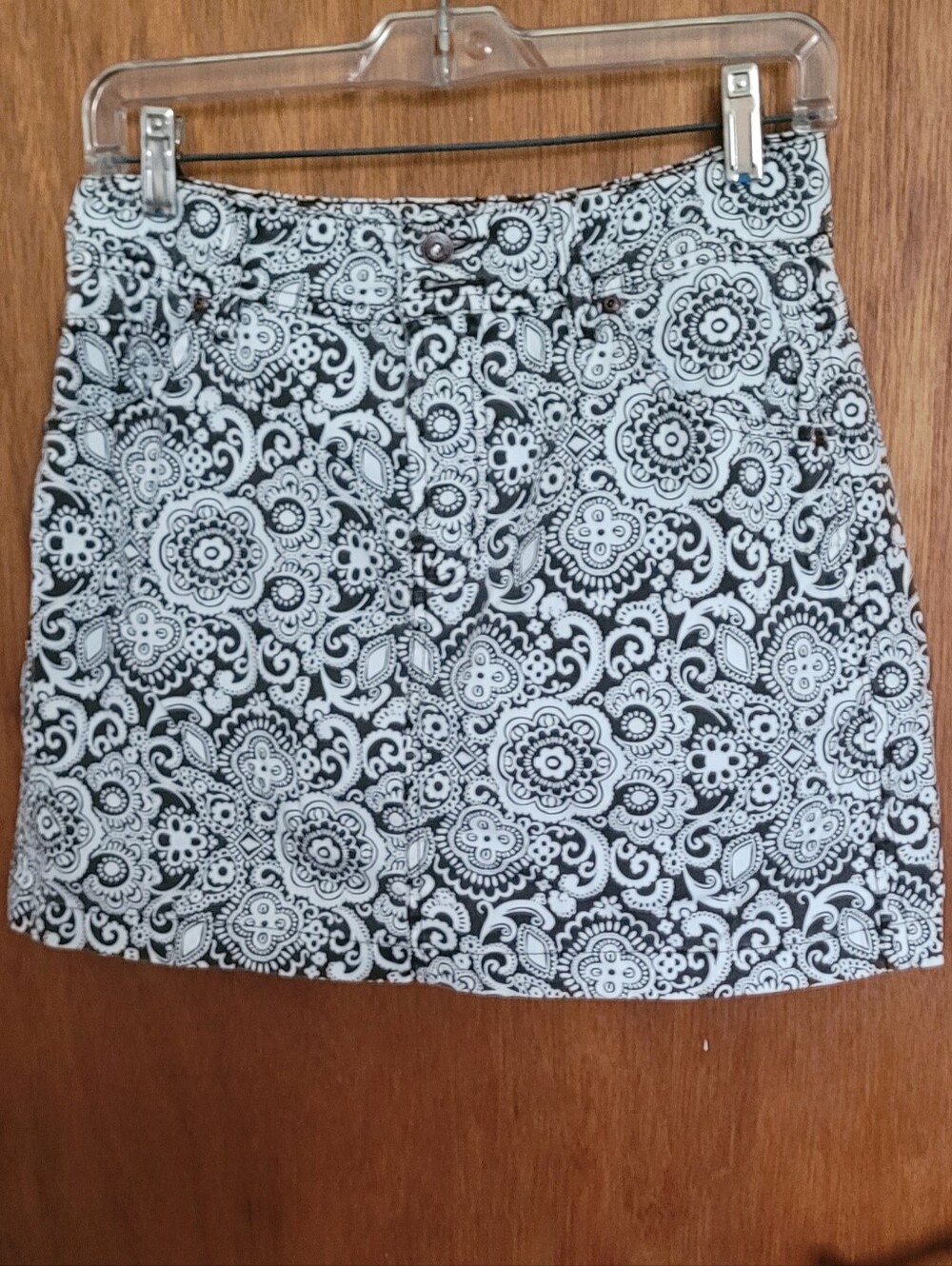 Bandolino Brown & White Floral Print Women’s Skort